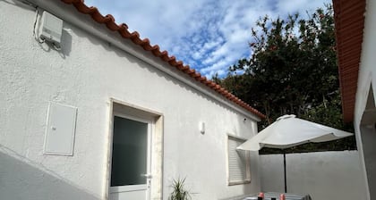 Casinha da Portela - Charming little cottage in lovely Sintra with WiFi and AC