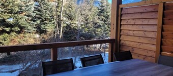 New apt at the slopes with private parking