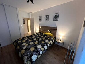 3 bedrooms, iron/ironing board, WiFi - New apt at the slopes with private parking (Briançon)