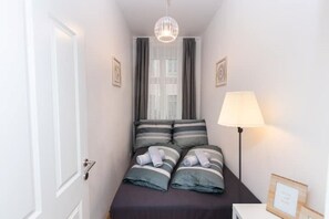 2 多间卧室、办公桌、熨斗/熨衣板、旅行婴儿床