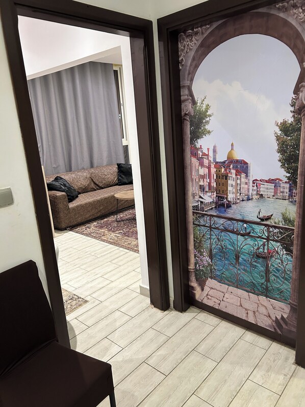 Interior - Next F1 Circuit 3-bdr apartment with AC, WiFi in charming Cornish Jeddah (Jeddah)