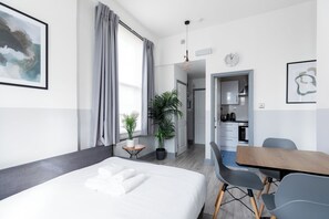 1 bedroom, iron/ironing board, travel cot, WiFi
