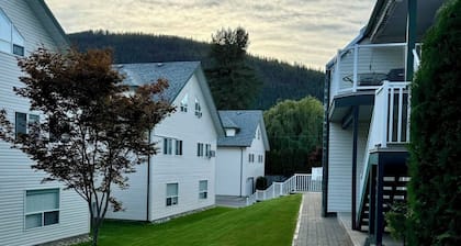 Sicamous Townhouse With Boat Slip. Welcome to the Lake!