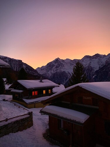 Cozy house for 2-6 people within walking distance of the center and the ski elevator.