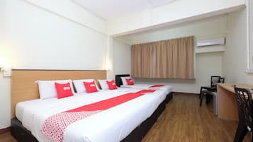 Suite familiar | 1 habitación, escritorio y espacio para trabajar con laptop