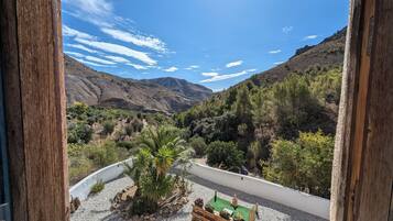 Premium bedding, iron/ironing board, cribs/infant beds, free WiFi