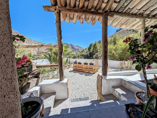 Front of property - Casa Satori (Oria)