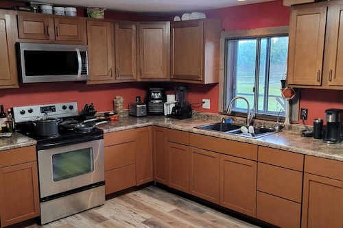 Ant’s Waterfront 2 Bdrm Cabin w/ Best Sunset View!