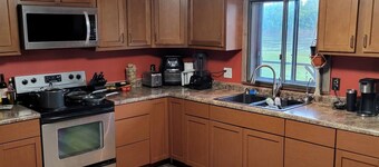 Ant’s Waterfront 2 Bdrm Cabin w/ Best Sunset View!