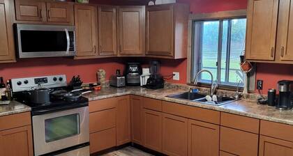 Ant’s Waterfront 2 Bdrm Cabin w/ Best Sunset View!