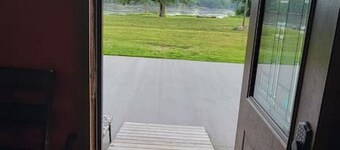 Ant’s Waterfront 2 Bdrm Cabin w/ Best Sunset View!