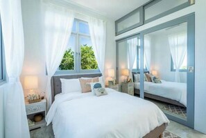 4 bedrooms, iron/ironing board, WiFi, bed sheets