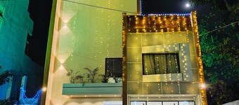 โฮเทล ชรีดาร์