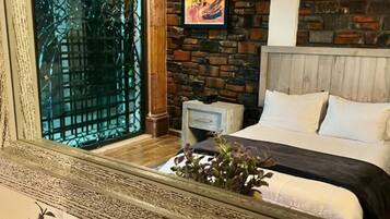 Basic Room, 1 Double Bed, Non Smoking | Free WiFi