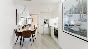 Kaffetrakter/tekoker, kjøleskap, mikrobølgeovn og ovn