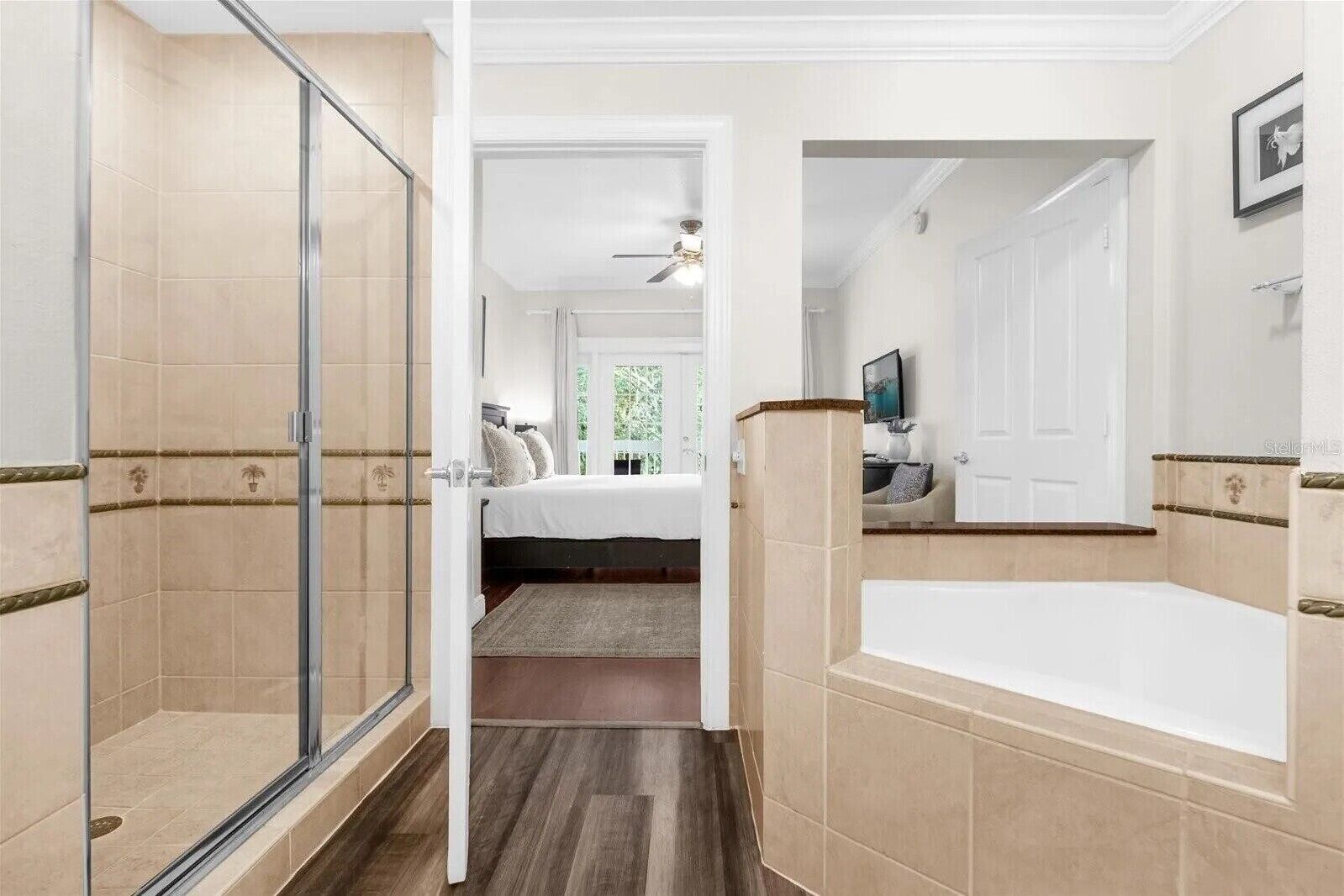 3 bedrooms, in-room safe, desk, iron/ironing board