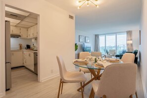 Dining -  1 bedroom fully-furnished SoBe Gem!!  (Miami Beach)