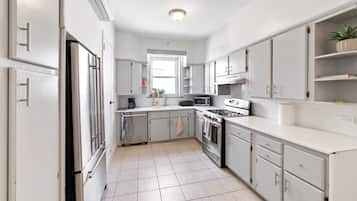 KylskÄp, ugn, spishÀll och diskmaskin