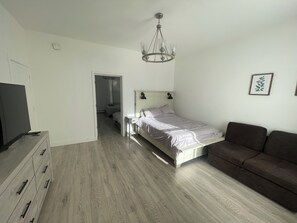 2 室のベッドルーム、アイロン / アイロン台、WiFi、ベッドシーツ