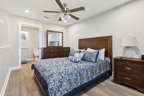 3 bedrooms, iron/ironing board, free WiFi, bed sheets - Charming 3-bedroom house in vibrant New Orleans with WiFi, AC & Large Back Yard (New Orleans)