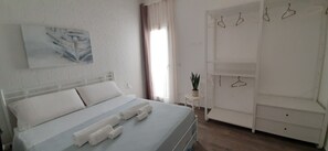 2 Schlafzimmer, Bügeleisen/Bügelbrett, Bettwäsche