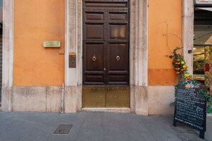 Exterior detail - Apartment XXIV Maggio (Roma)