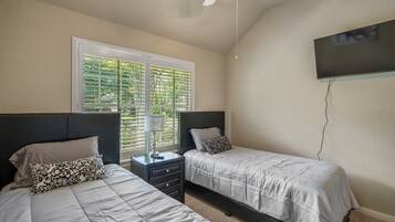 3 chambres, fer et planche Ă repasser, Wi-Fi, draps fournis