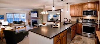 3BR with pool, golf, lake, MTB & hiking trails
