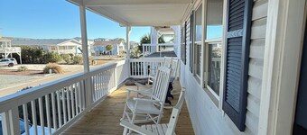 Charming and cozy house in Sunset Beach and only a 5 min walk to the beach!