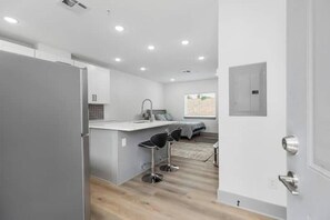 Interior - 1B/1B Studio Medical Center Luxury BEST Value 16A (Houston)