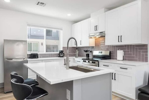 Private kitchen - NEW Central APT 1B/1B studio MED Center/Museum Dis (Houston)