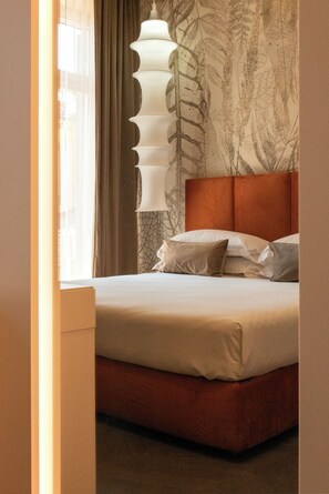 Junior Suite | Down duvets, memory-foam beds, minibar, in-room safe - Colonna Collection (Rome)