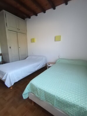 3 slaapkamers, een strijkplank/strijkijzer