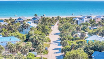 Solstolar och strandhanddukar