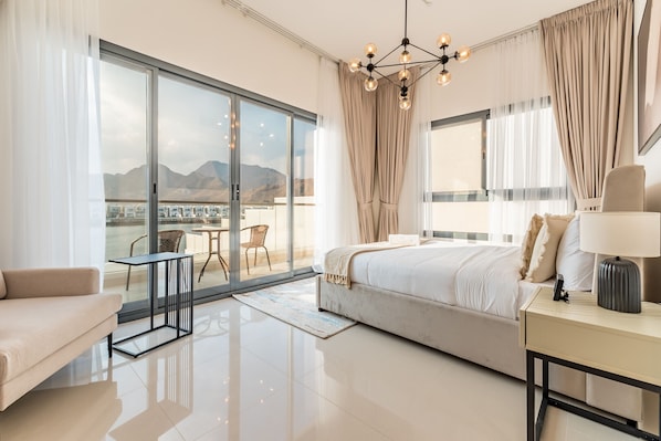 4 bedrooms, in-room safe, iron/ironing board, free WiFi