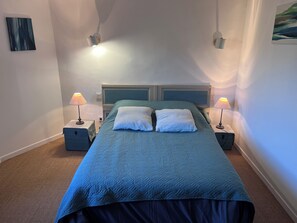 2 dormitorios, tabla de planchar con plancha, wifi y ropa de cama