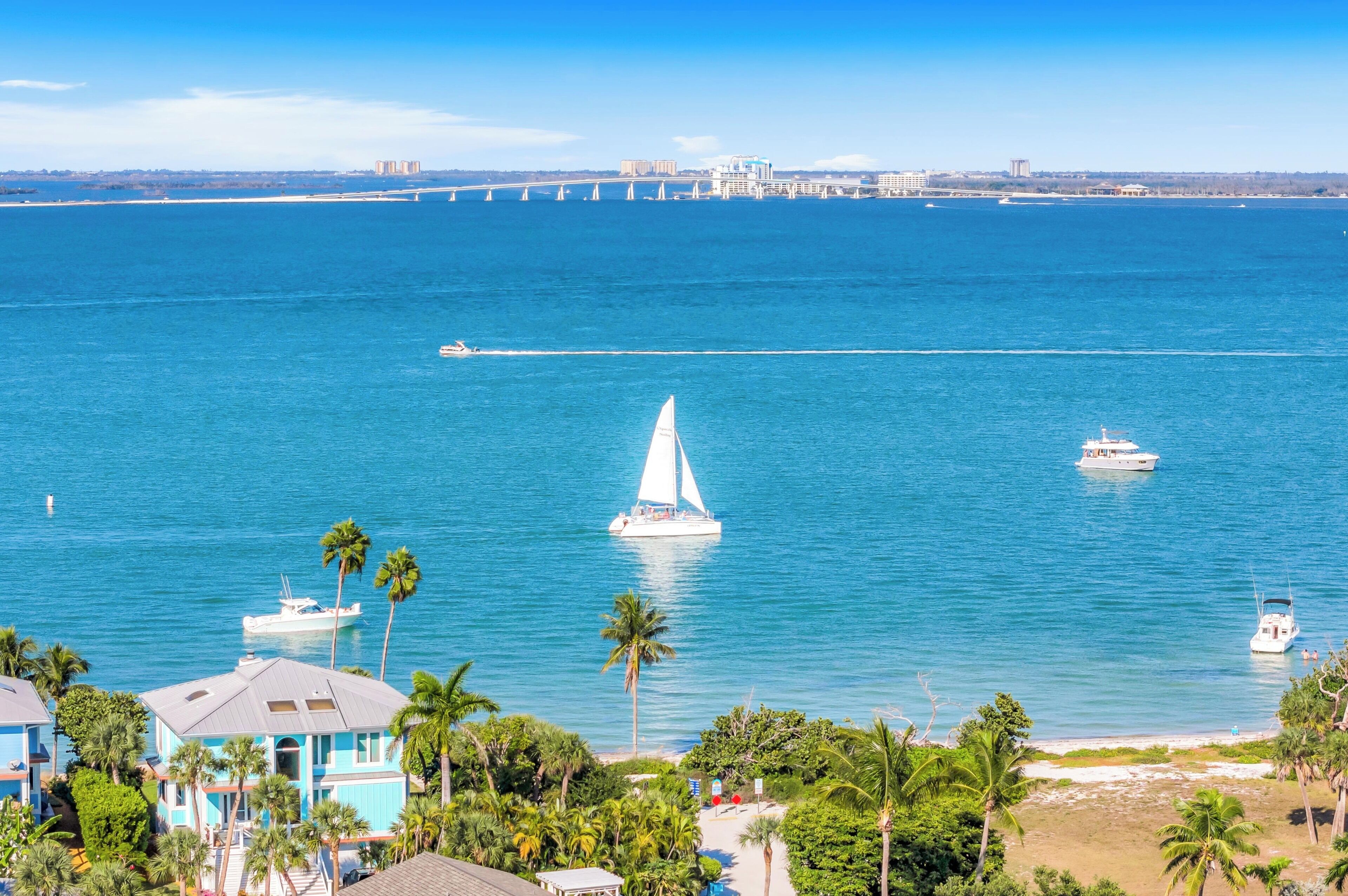 Solsenger og strandhåndklær