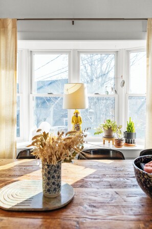 Interior - West End Haven - Chef’s Kitchen Private Yard (Provincetown)