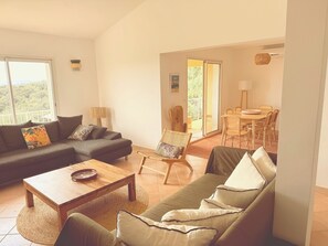 Smart TV, fireplace - Casa Alivi - between sea and scrubland (Porto-vecchio)