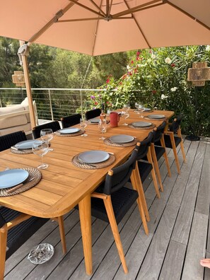 Outdoor dining - Casa Alivi - between sea and scrubland (Porto-vecchio)
