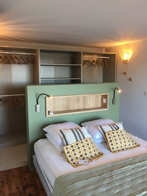 5 bedrooms, iron/ironing board, WiFi