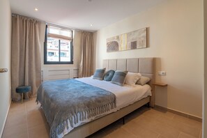 2 bedrooms, iron/ironing board, WiFi, bed sheets - 2BR Luxury Seaview Apartment in Los Cristianos (Los Cristianos)