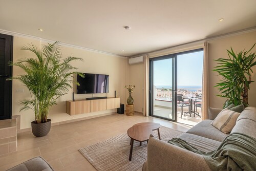 2BR Luxury Seaview Apartment in Los Cristianos