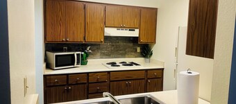 Chic 1-bedroom with WiFi and AC in vibrant Mesa