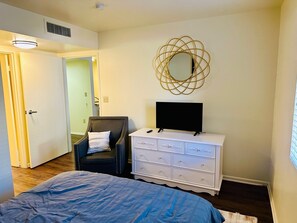 1 bedroom, in-room safe, WiFi, bed sheets