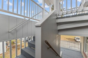 Property grounds - Unique Top-Floor Apt in BTV (Burlington)