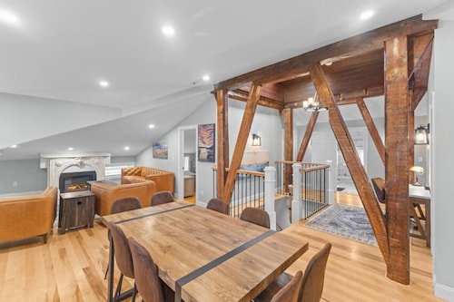 Unique Top-Floor Apt in BTV