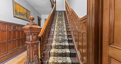 Unique Top-Floor Apt in BTV