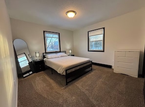 2 chambres, lit parapluie, Wi-Fi, draps fournis