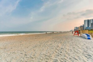 På stranden
